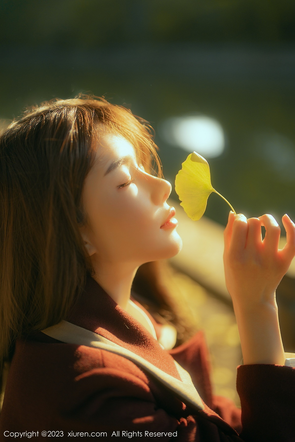 XiuRen第6137期_模特婠婠么性感白T配黑色短裙露超薄黑丝秀曼妙身姿诱惑写真91PXiuren秀人写真高清美女套图写真下载-看套图看套图