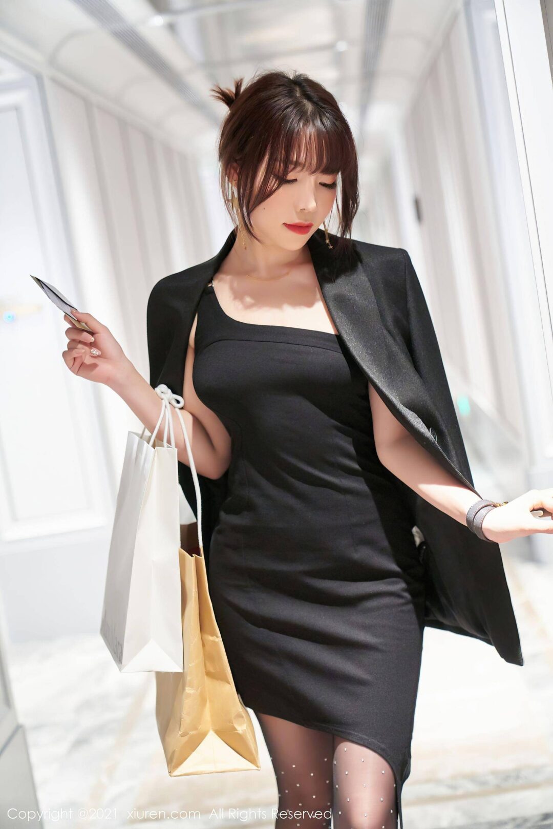 [秀人XiuRen] No.3285 芝芝BootyXiuren秀人写真高清美女套图写真下载-看套图看套图