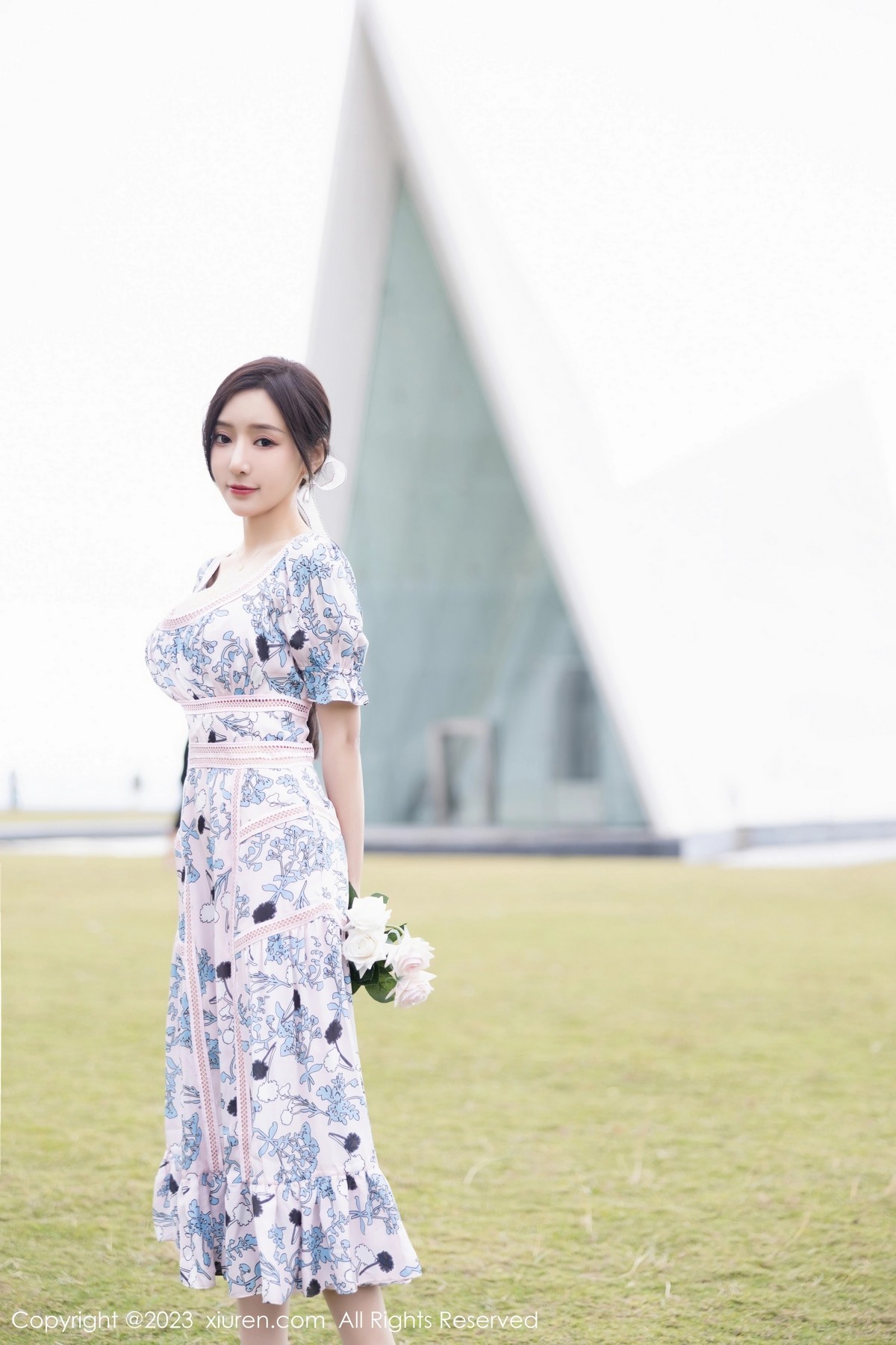 XiuRen第6474期_女神王馨瑶yanni海南岛旅拍脱浅色连衣长裙露淡蓝内衣诱惑写真86PXiuren秀人写真高清美女套图写真下载-看套图看套图