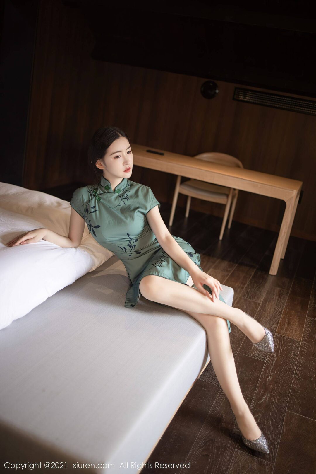 [秀人XiuRen] No.4048 沈梦瑶Xiuren秀人写真高清美女套图写真下载-看套图看套图