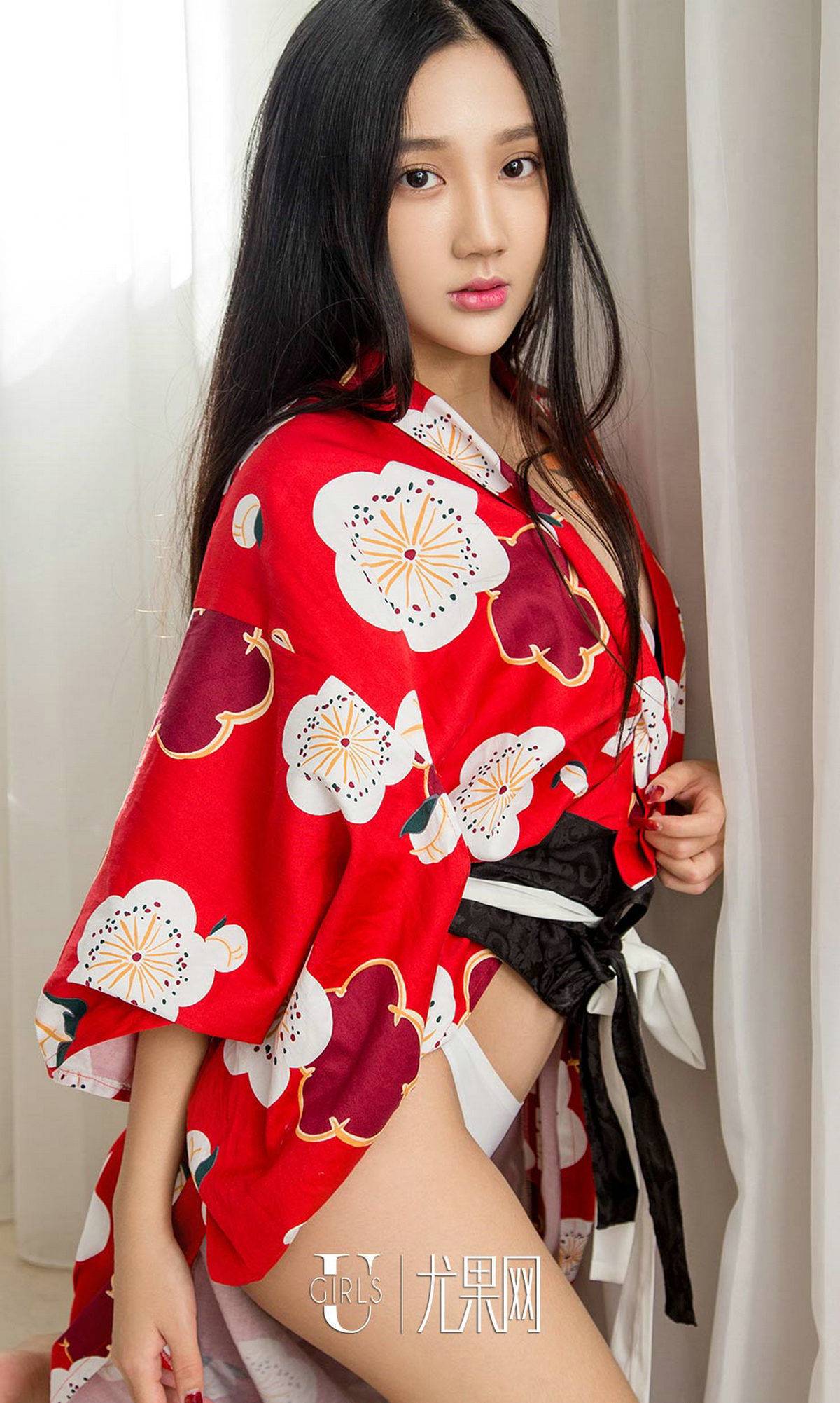 唐璐《在璐上》 [尤果圈] No.860Xiuren秀人写真高清美女套图写真下载-看套图看套图