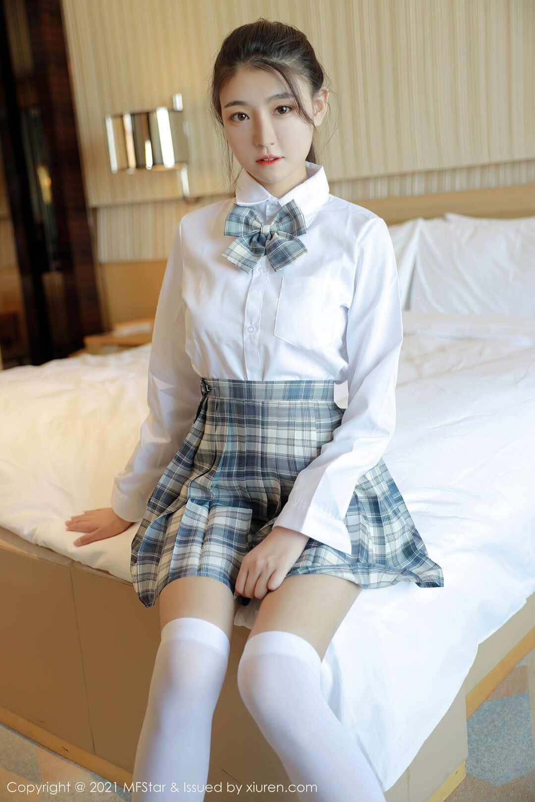 [模范学院MFStar] Vol.448 Laura苏雨彤Xiuren秀人写真高清美女套图写真下载-看套图看套图