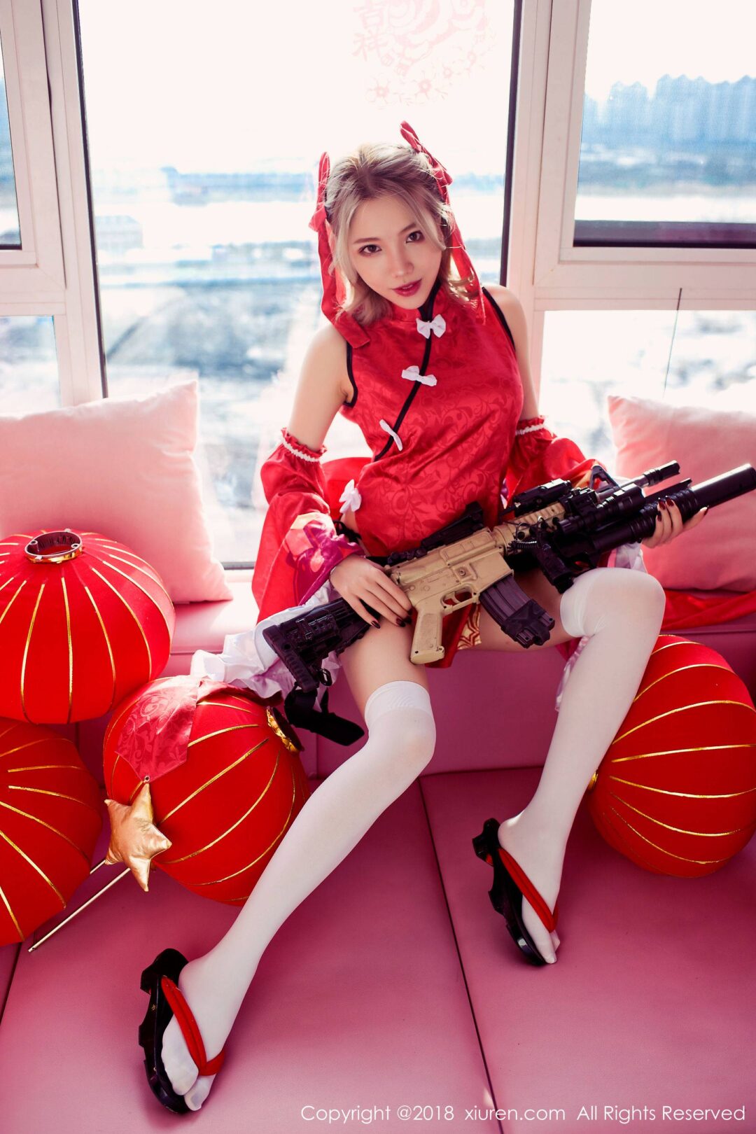 黄楽然《保鲜膜裹身+极品COS枪娘》 [秀人XiuRen] No.911Xiuren秀人写真高清美女套图写真下载-看套图看套图