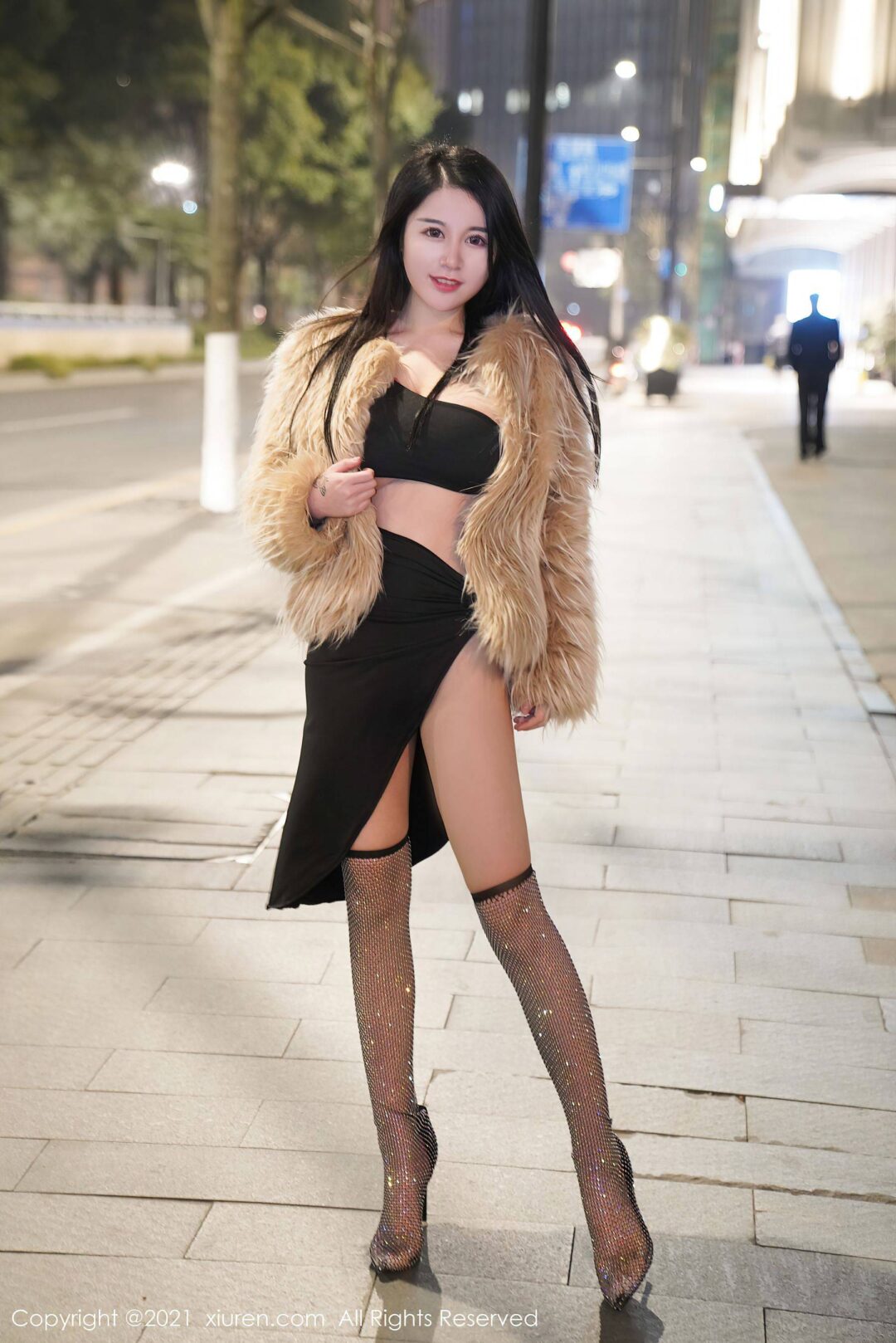 [秀人XIUREN] No.3222 美七MiaXiuren秀人写真高清美女套图写真下载-看套图看套图