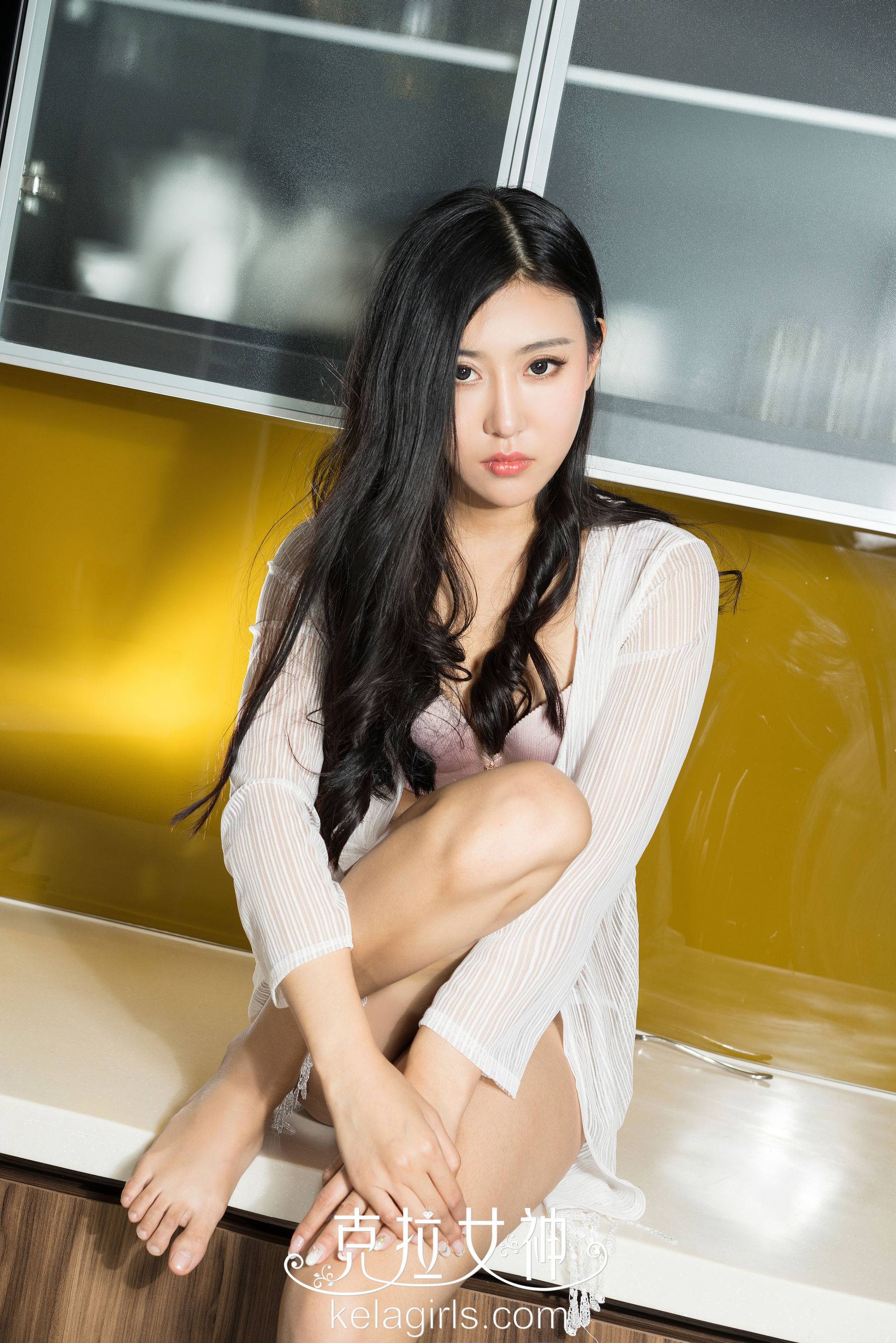 周子瑶《翘臀小妖精》 [克拉女神]Xiuren秀人写真高清美女套图写真下载-看套图看套图