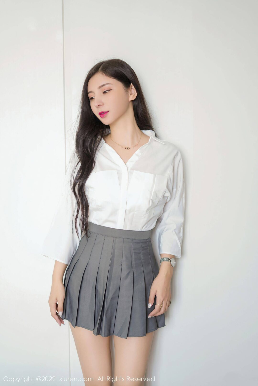 [XiuRen秀人网] No.4918 小蛮妖Yummy 美臀短裙Xiuren秀人写真高清美女套图写真下载-看套图看套图