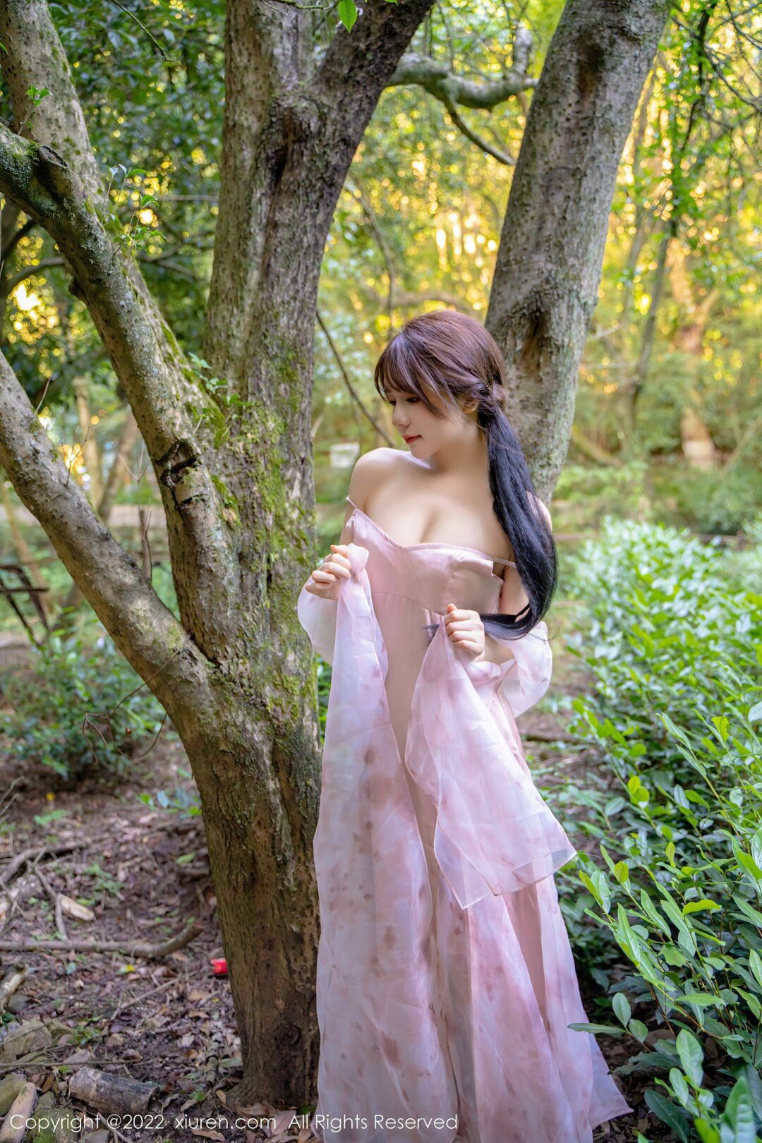 [XiuRen秀人网] No.5690 婠婠么 美腿长裙Xiuren秀人写真高清美女套图写真下载-看套图看套图