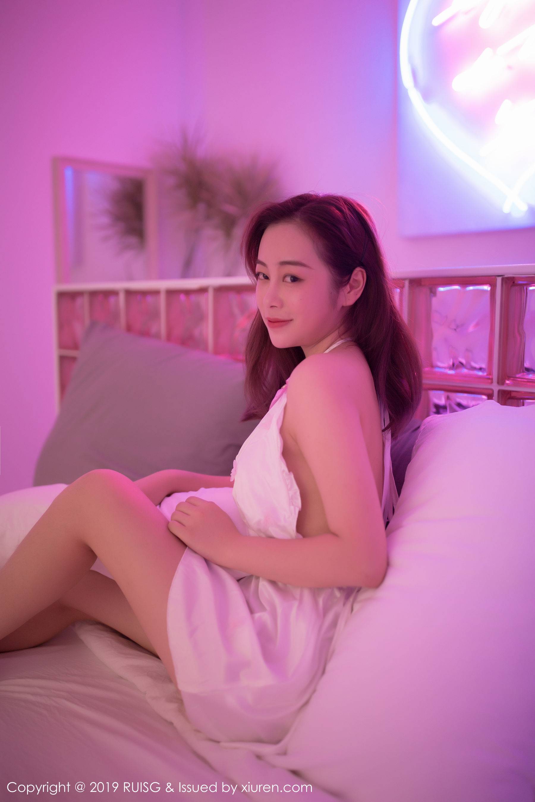 [瑞丝馆RUISG] Vol.075 Eileen爱琳Xiuren秀人写真高清美女套图写真下载-看套图看套图