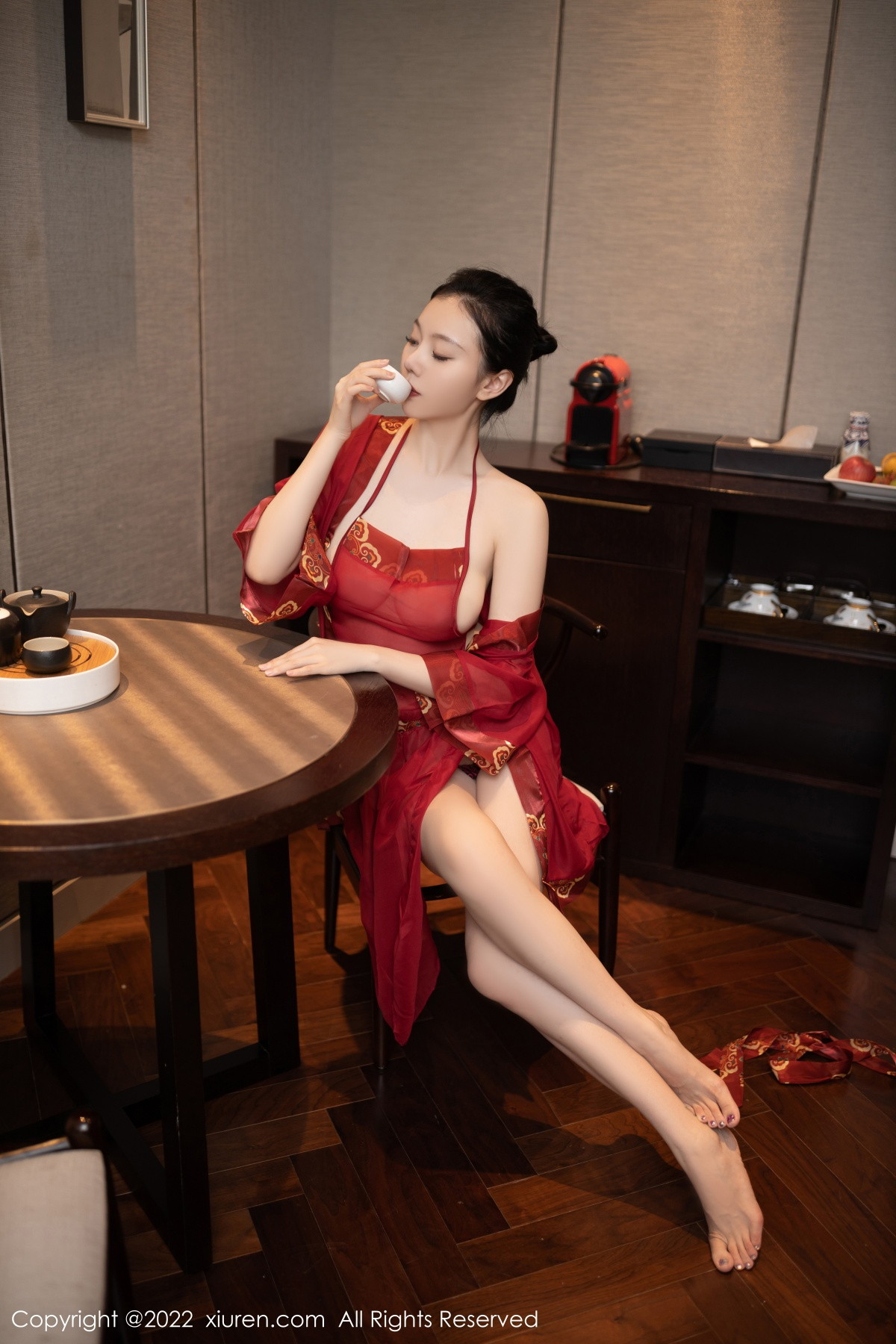 XiuRen第5992期_模特安然anran性感红色轻透薄纱布兜秀曼妙身姿惹火诱惑写真80PXiuren秀人写真高清美女套图写真下载-看套图看套图