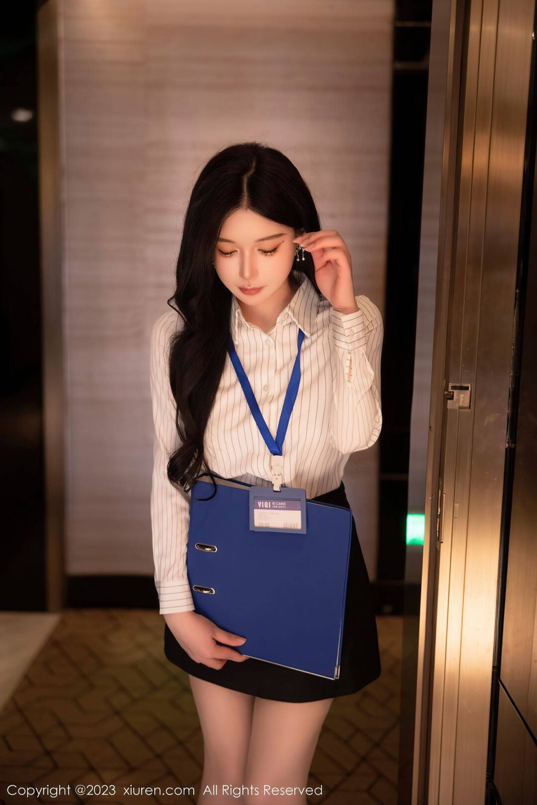 [XiuRen秀人网] No.6247 林珊珊 短裙美腿Xiuren秀人写真高清美女套图写真下载-看套图看套图