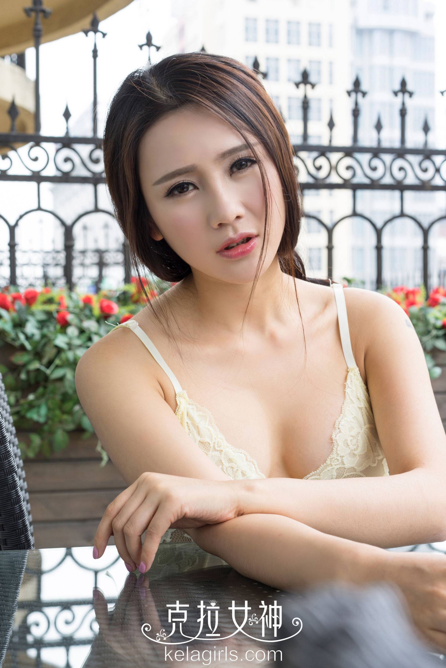 商议《迷途小蜜蜂》 [克拉女神]Xiuren秀人写真高清美女套图写真下载-看套图看套图