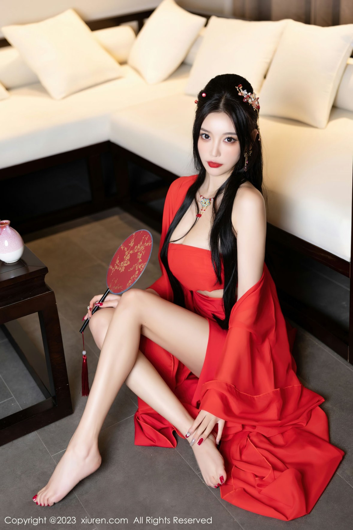 XiuRen第6149期_女神杨晨晨Yome温泉性感半透红色丝绸秀丰满身材惹火诱惑写真88PXiuren秀人写真高清美女套图写真下载-看套图看套图