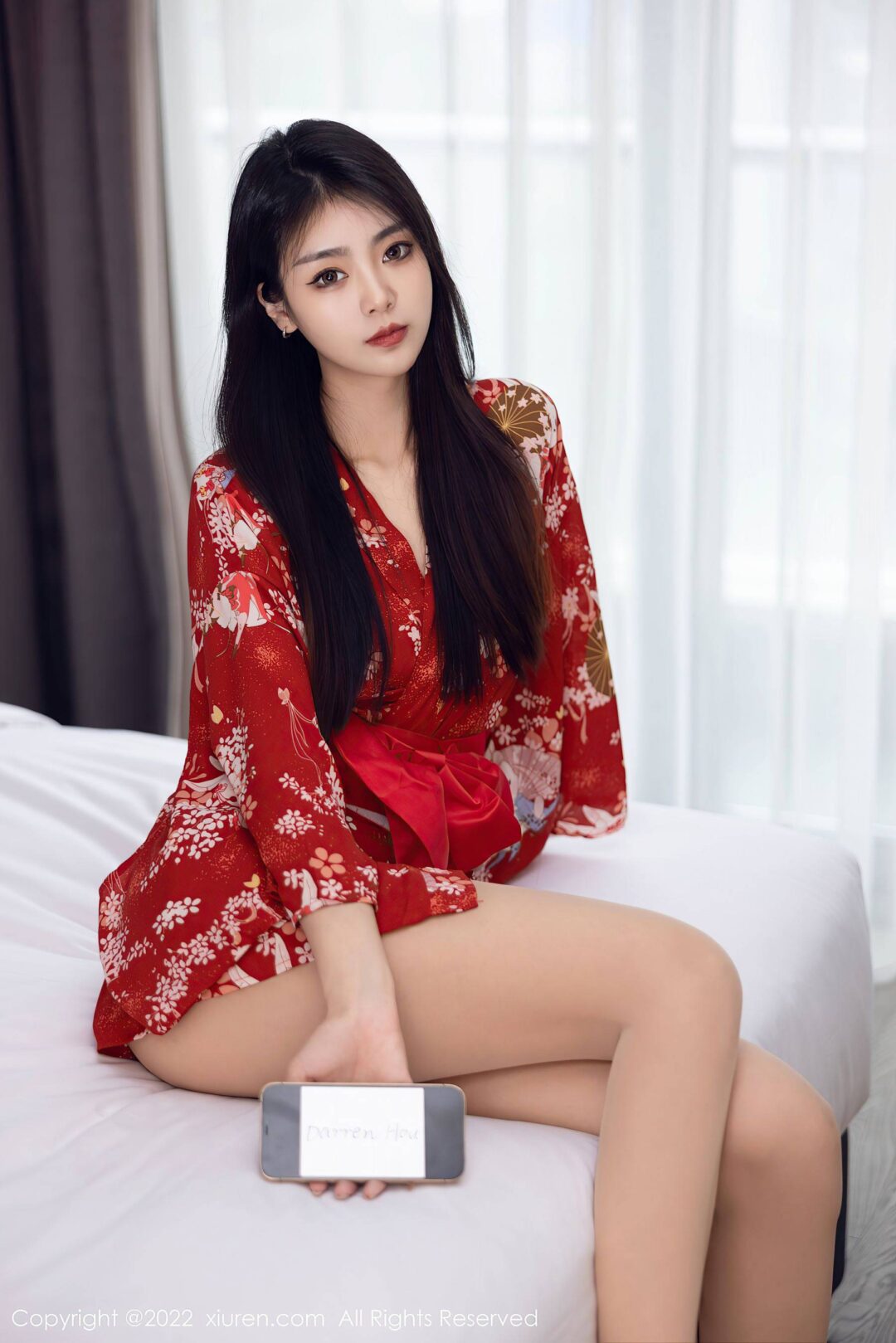 [XiuRen秀人网] No.5736 可樂Vicky 丝袜美腿Xiuren秀人写真高清美女套图写真下载-看套图看套图