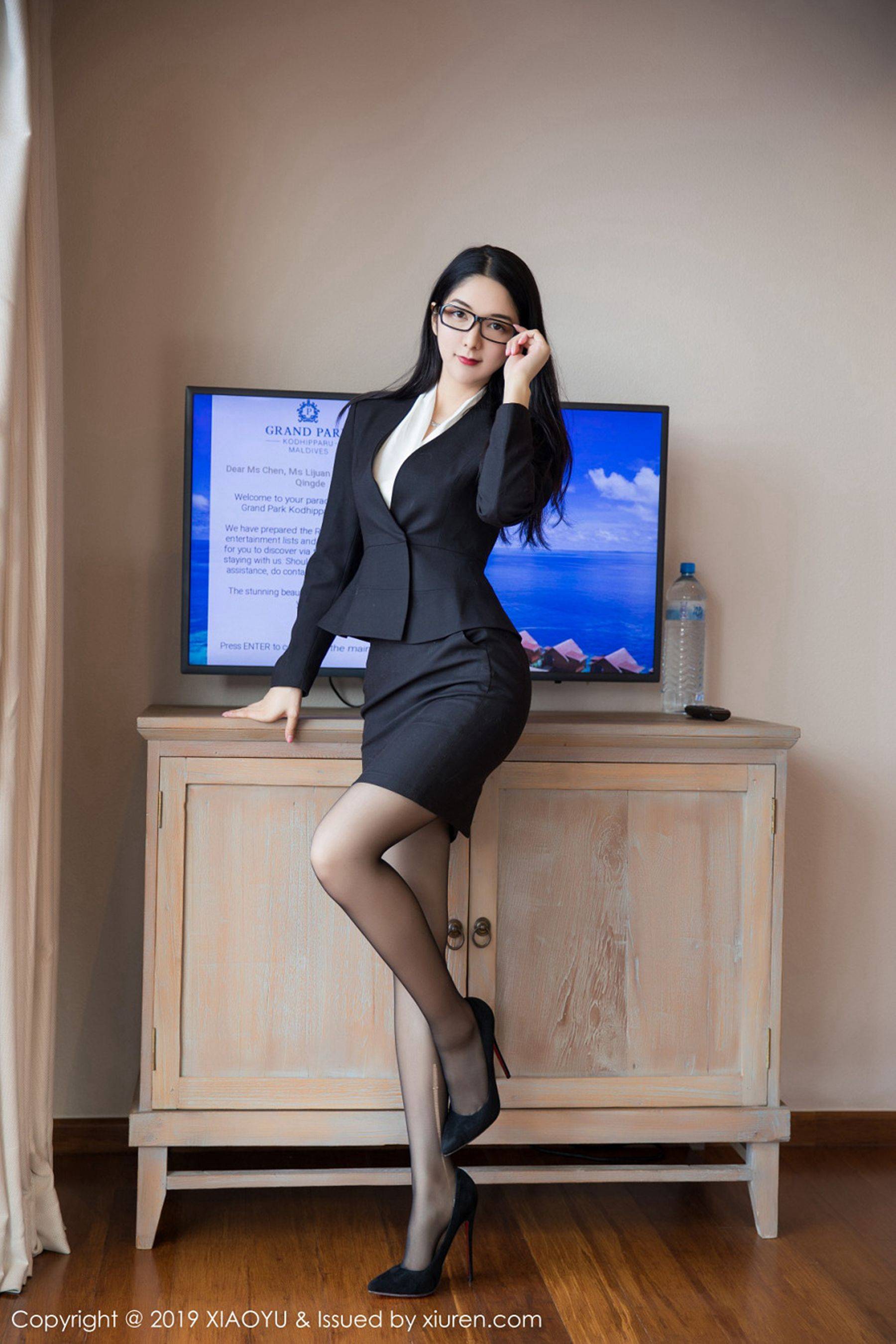 [语画界XIAOYU] Vol.098 Angela喜欢猫Xiuren秀人写真高清美女套图写真下载-看套图看套图