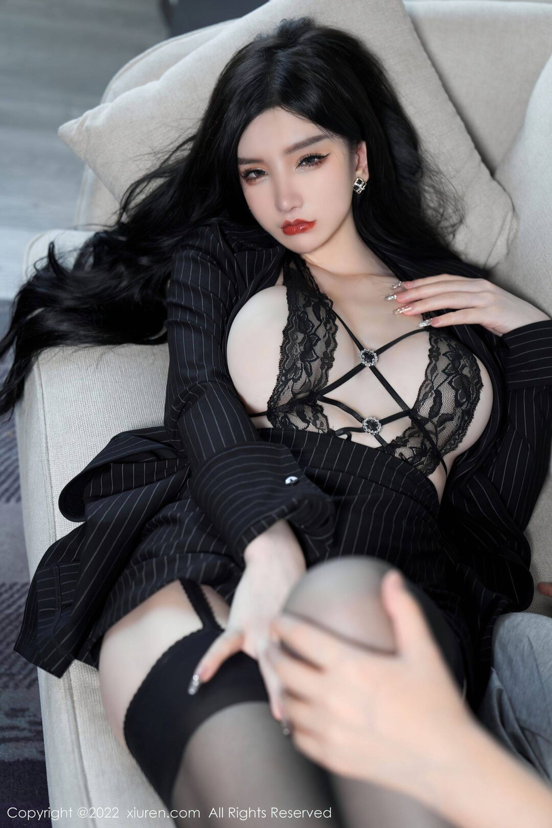 [XiuRen秀人网] No.5133 周于希Sally 黑丝美腿Xiuren秀人写真高清美女套图写真下载-看套图看套图