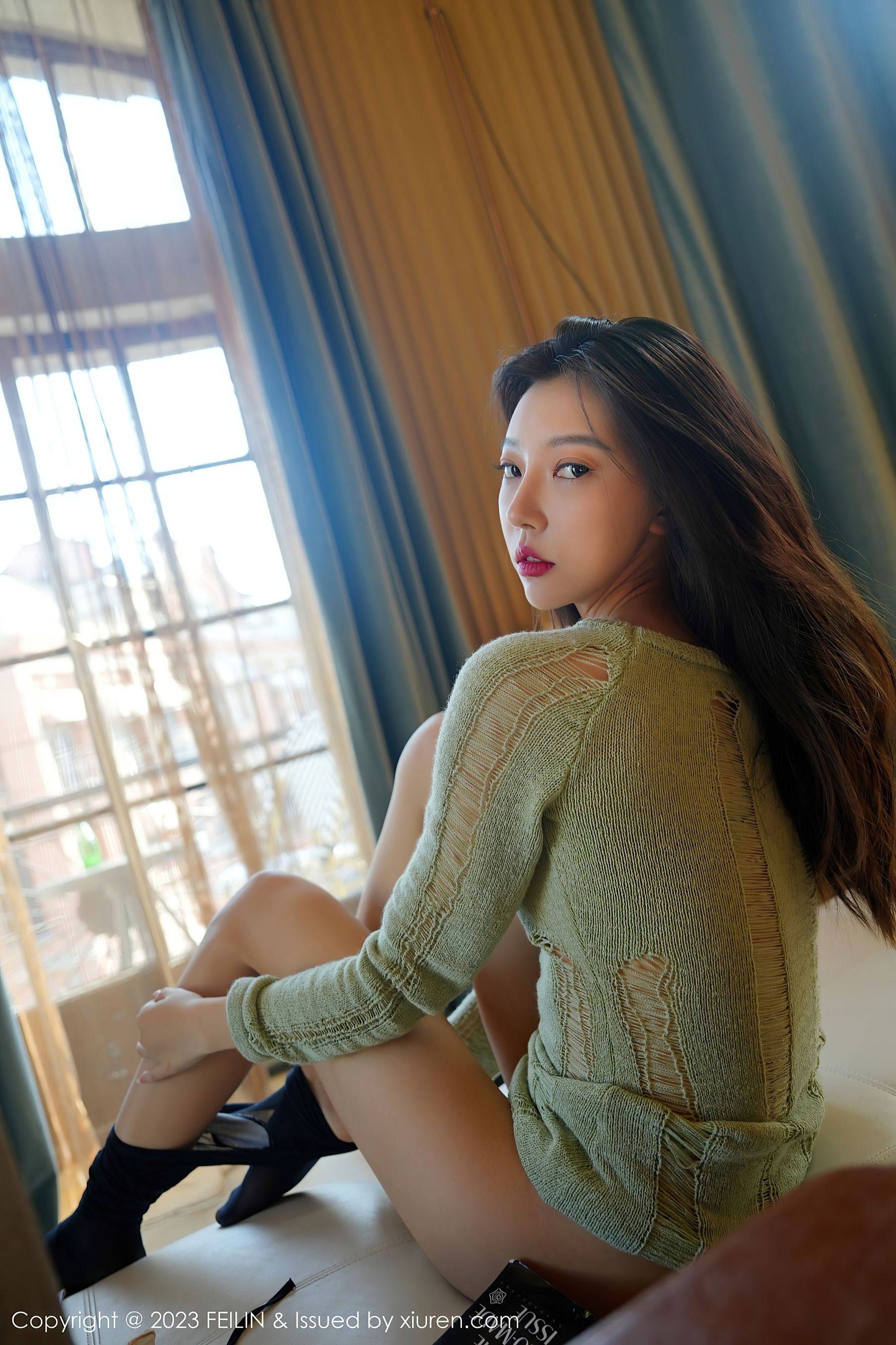 [FEILIN嗲囡囡] VOL.462 冯木木LRIS 妩媚美腿Xiuren秀人写真高清美女套图写真下载-看套图看套图