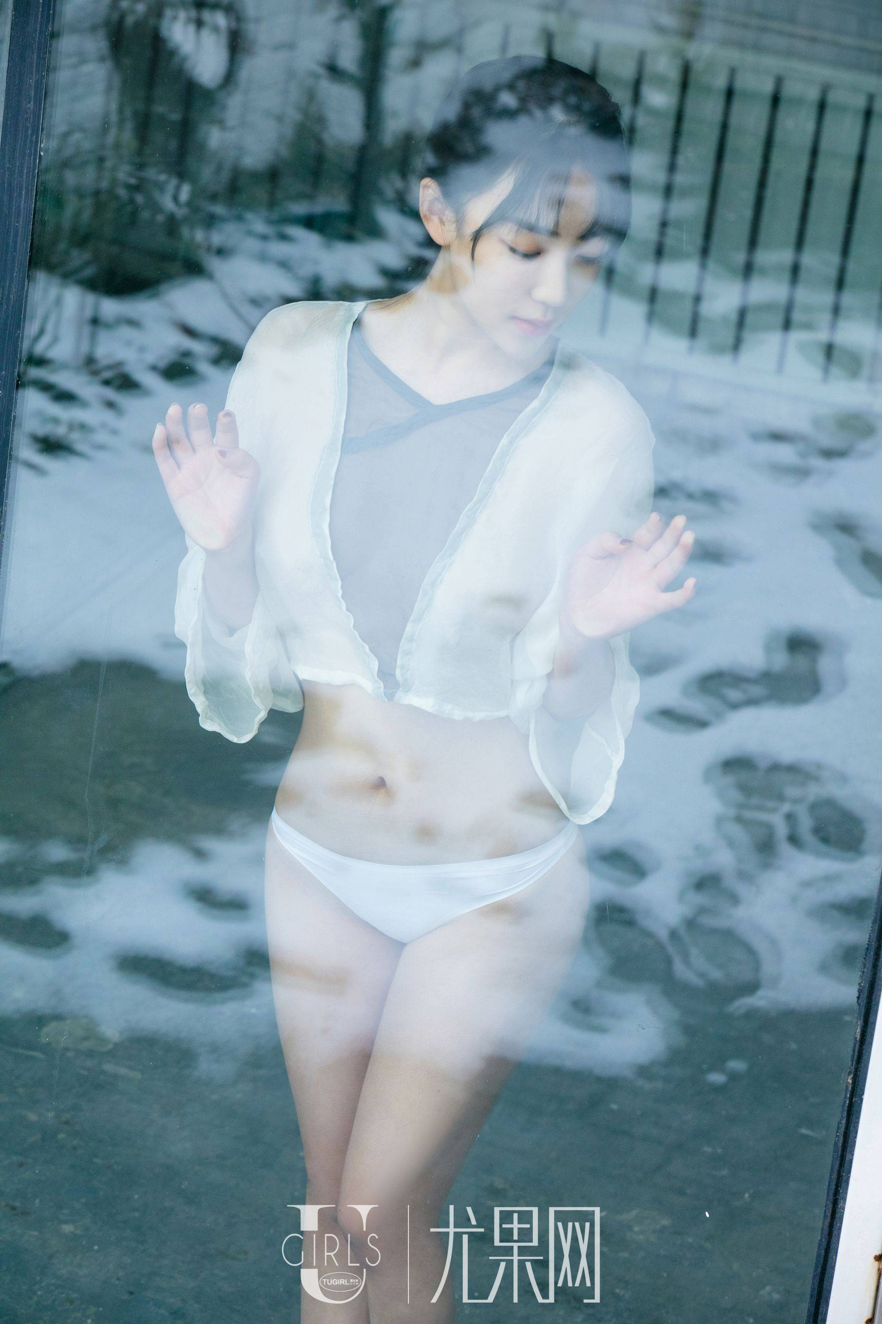 张雪馨《如何降温！》 [尤果网] U270Xiuren秀人写真高清美女套图写真下载-看套图看套图