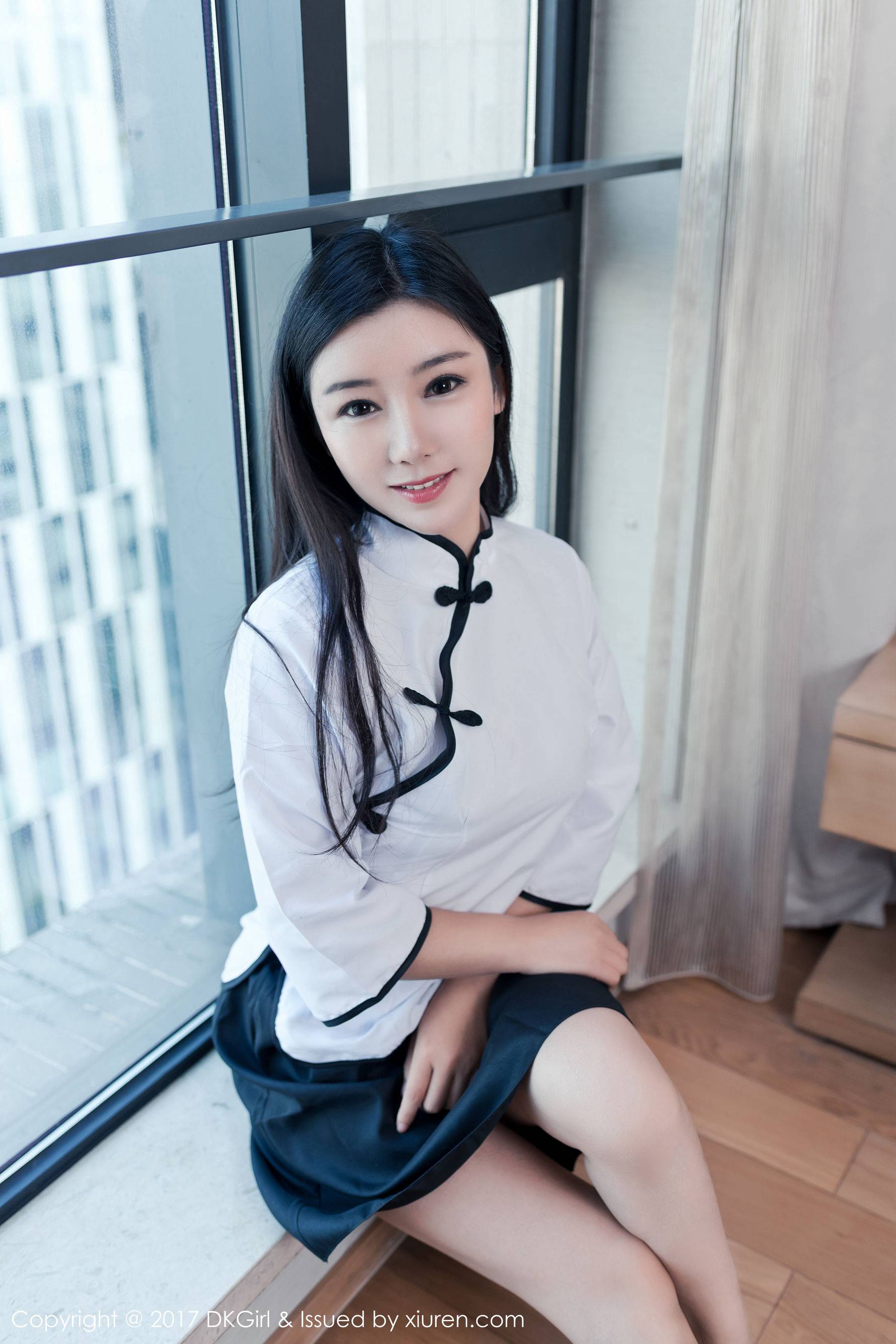 媛美人《甜美佳人，丰乳肥臀，真空演绎民国风》 [御女郎DKGirl] Vol.052Xiuren秀人写真高清美女套图写真下载-看套图看套图