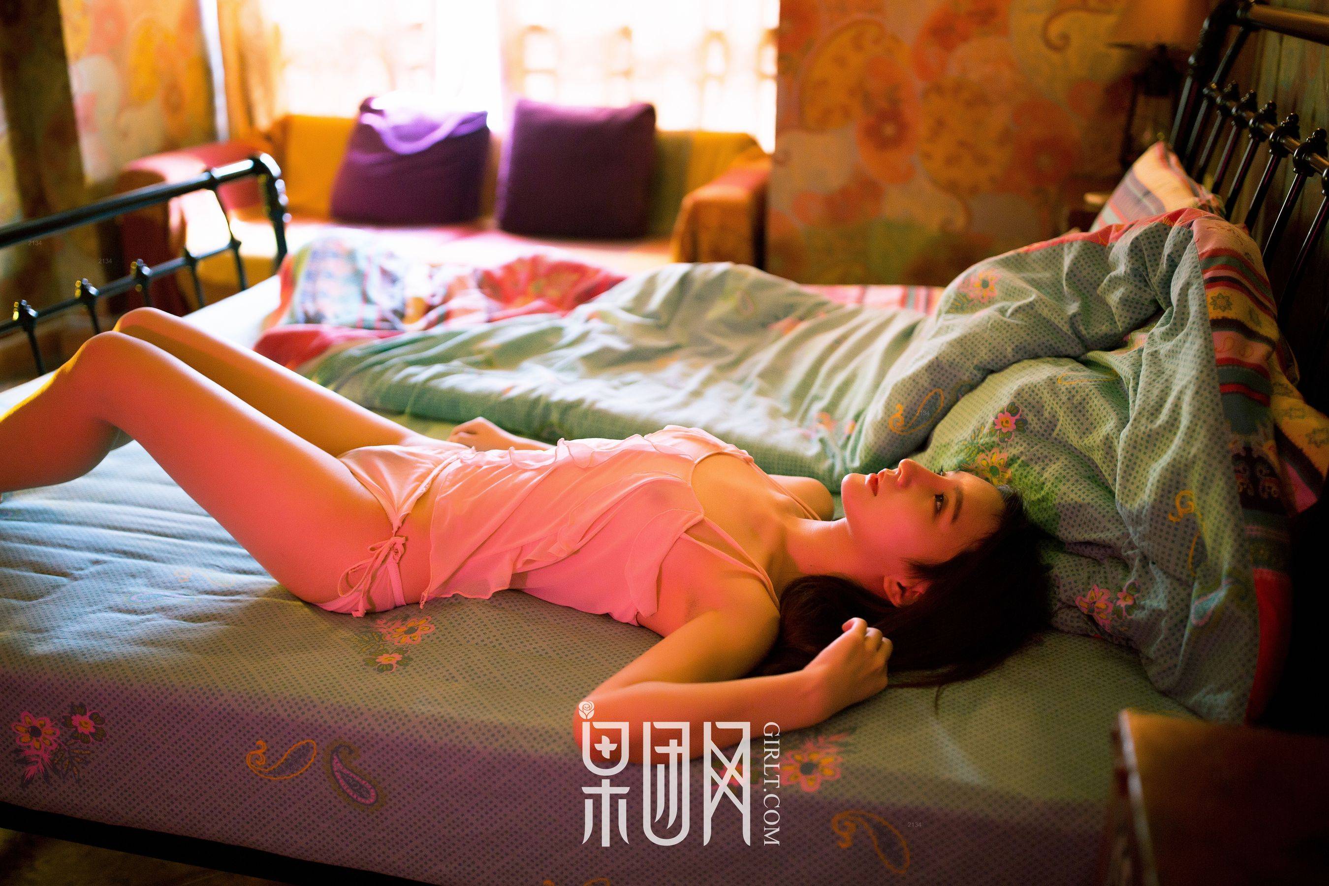 《贪玩精灵因迷路被困，求收留！》 [果团Girlt]熊川纪信 No.018Xiuren秀人写真高清美女套图写真下载-看套图看套图