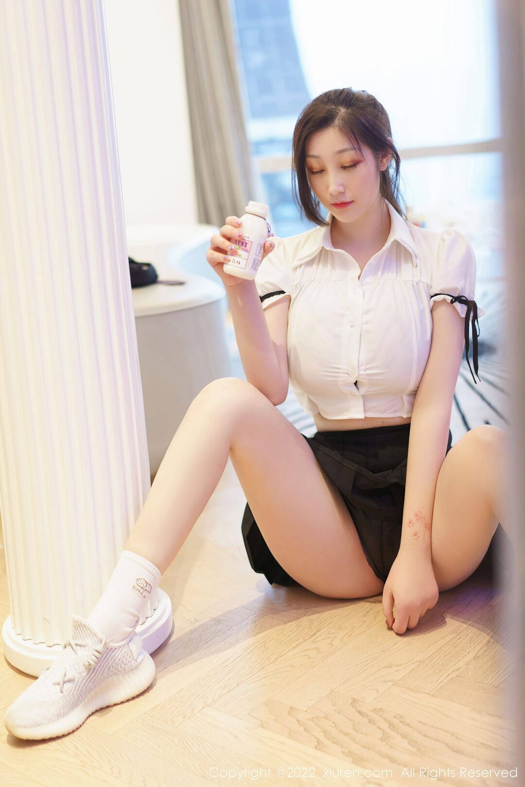 [XiuRen秀人网] No.5807 妲己_Toxic 丰腴美臀Xiuren秀人写真高清美女套图写真下载-看套图看套图