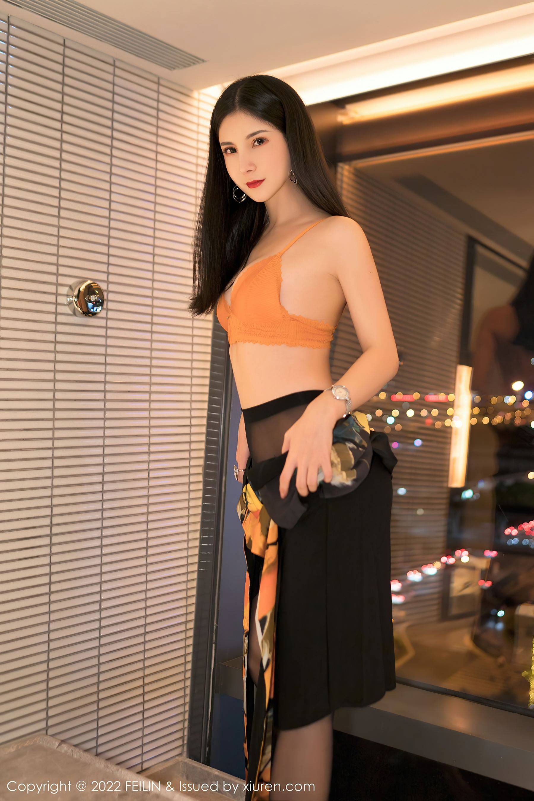 [FEILIN嗲囡囡] VOL.450 小蛮妖Yummy 黑丝美腿Xiuren秀人写真高清美女套图写真下载-看套图看套图