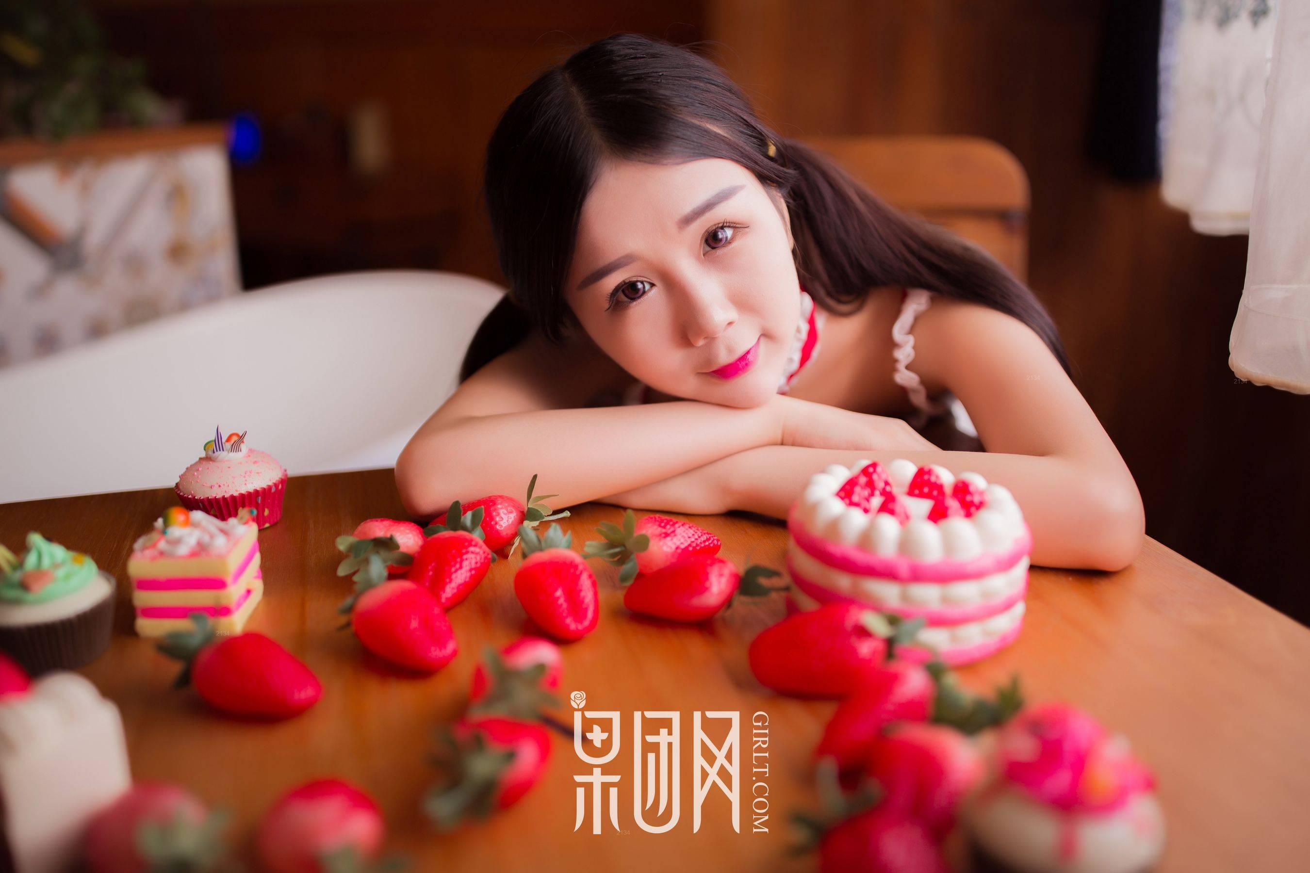 《草莓女孩》 [果团Girlt-熊川纪信] No.024Xiuren秀人写真高清美女套图写真下载-看套图看套图