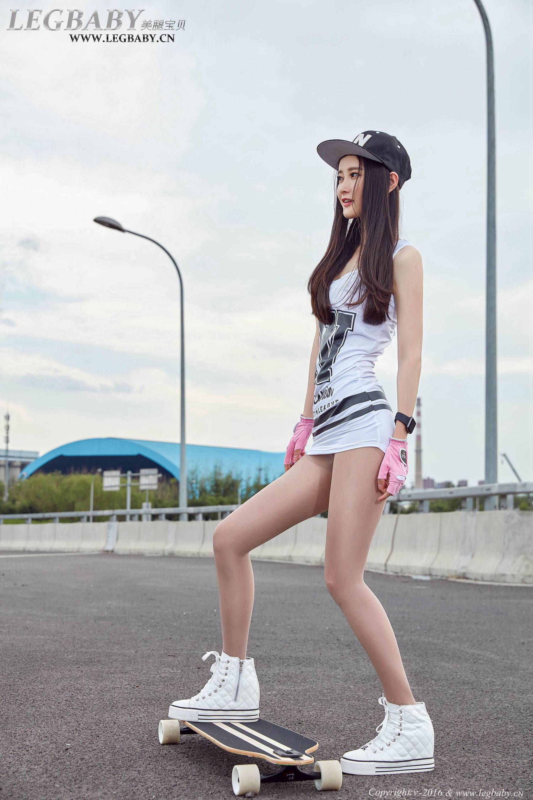 潇潇《单板女神》 [Legbaby美腿宝贝] V028Xiuren秀人写真高清美女套图写真下载-看套图看套图