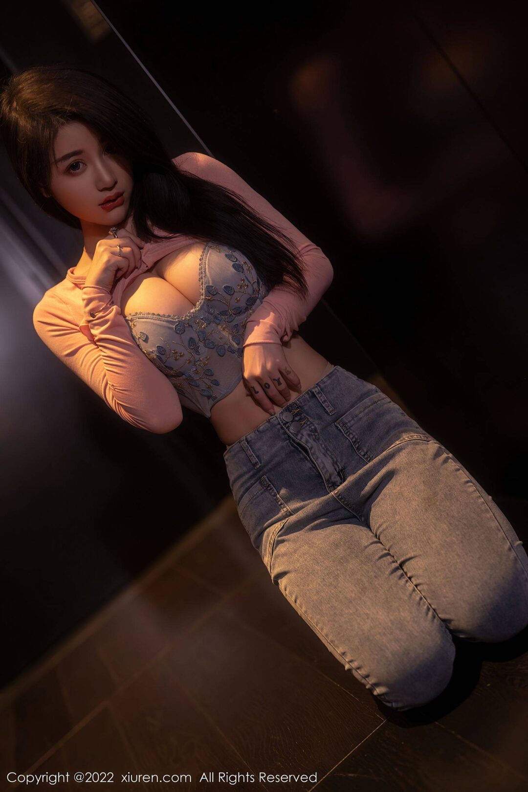 [XiuRen秀人网] No.5506 美七MiaXiuren秀人写真高清美女套图写真下载-看套图看套图