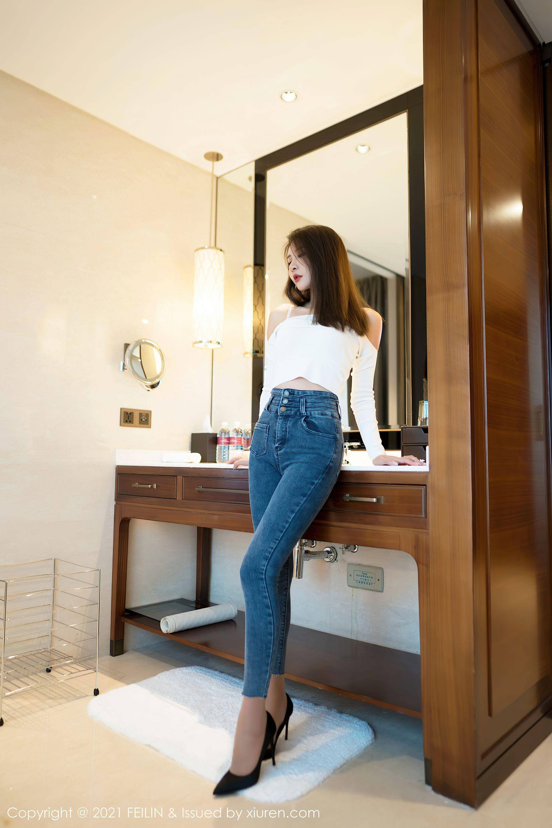 [嗲囡囡FEILIN] VOL.389 Emily顾奈奈Xiuren秀人写真高清美女套图写真下载-看套图看套图