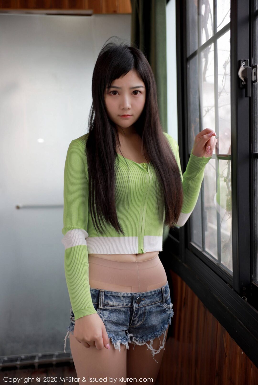 [MFStar模范学院] VOL.290 徐微微miaXiuren秀人写真高清美女套图写真下载-看套图看套图