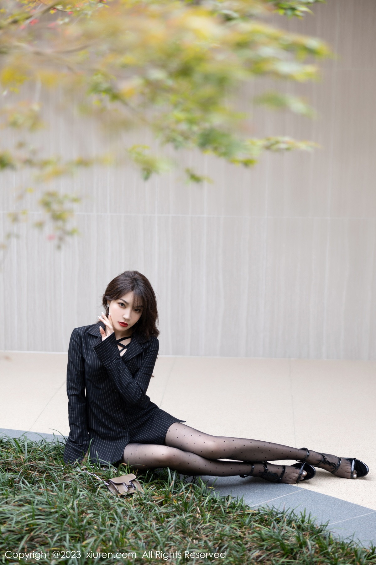 图片[5]Xiuren秀人写真高清美女套图写真下载-看套图XiuRen第6191期_女神徐莉芝Booty黑色条纹上衣配圆点黑丝秀曼妙身姿诱惑写真92PXiuren秀人写真高清美女套图写真下载-看套图推荐论坛Xiuren秀人写真高清美女套图写真下载-看套图免费套图Xiuren秀人写真高清美女套图写真下载-看套图看套图