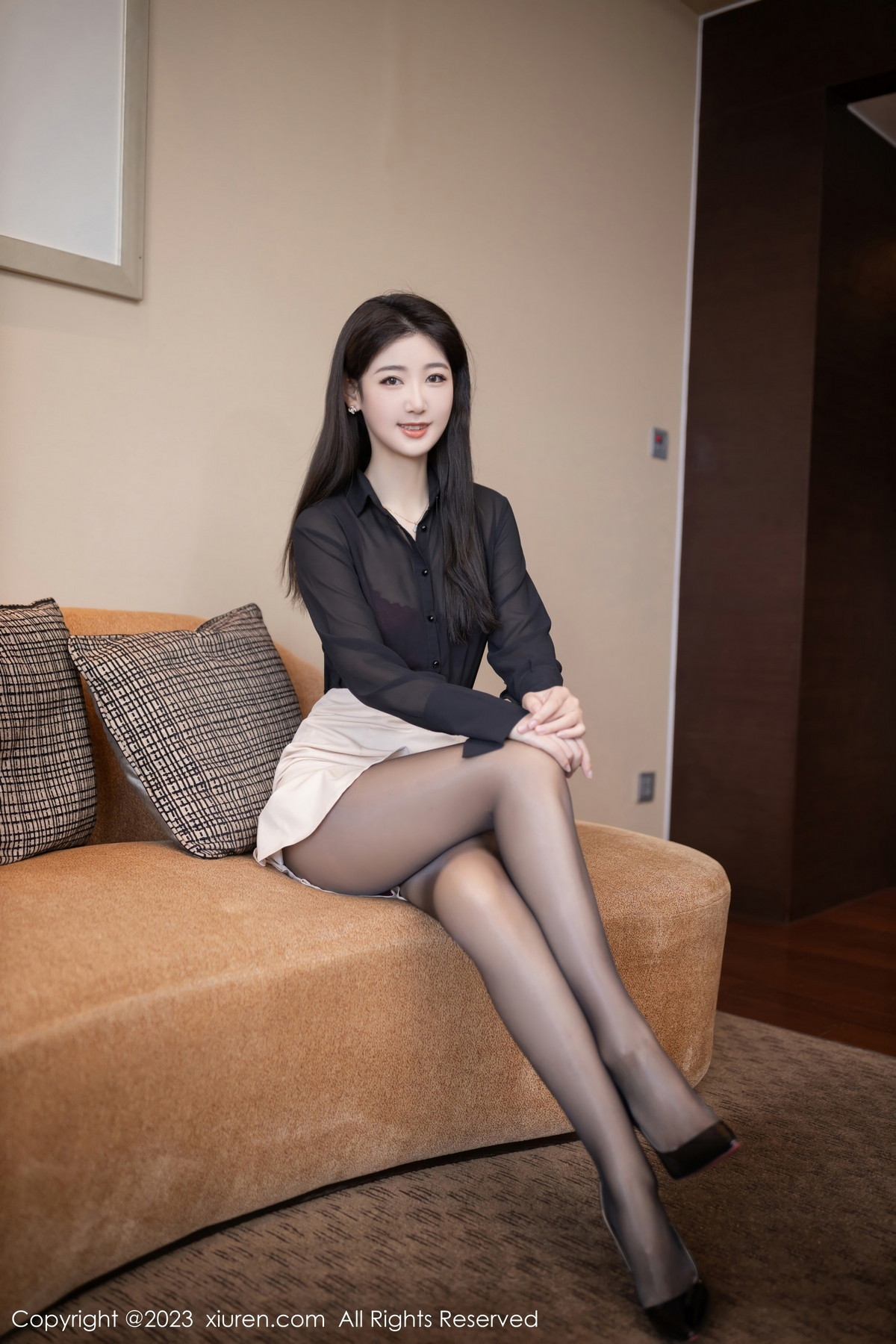 XiuRen第6223期_模特唐安琪同事角色脱OL装露红色蕾丝内衣配开档黑丝诱惑写真81PXiuren秀人写真高清美女套图写真下载-看套图看套图