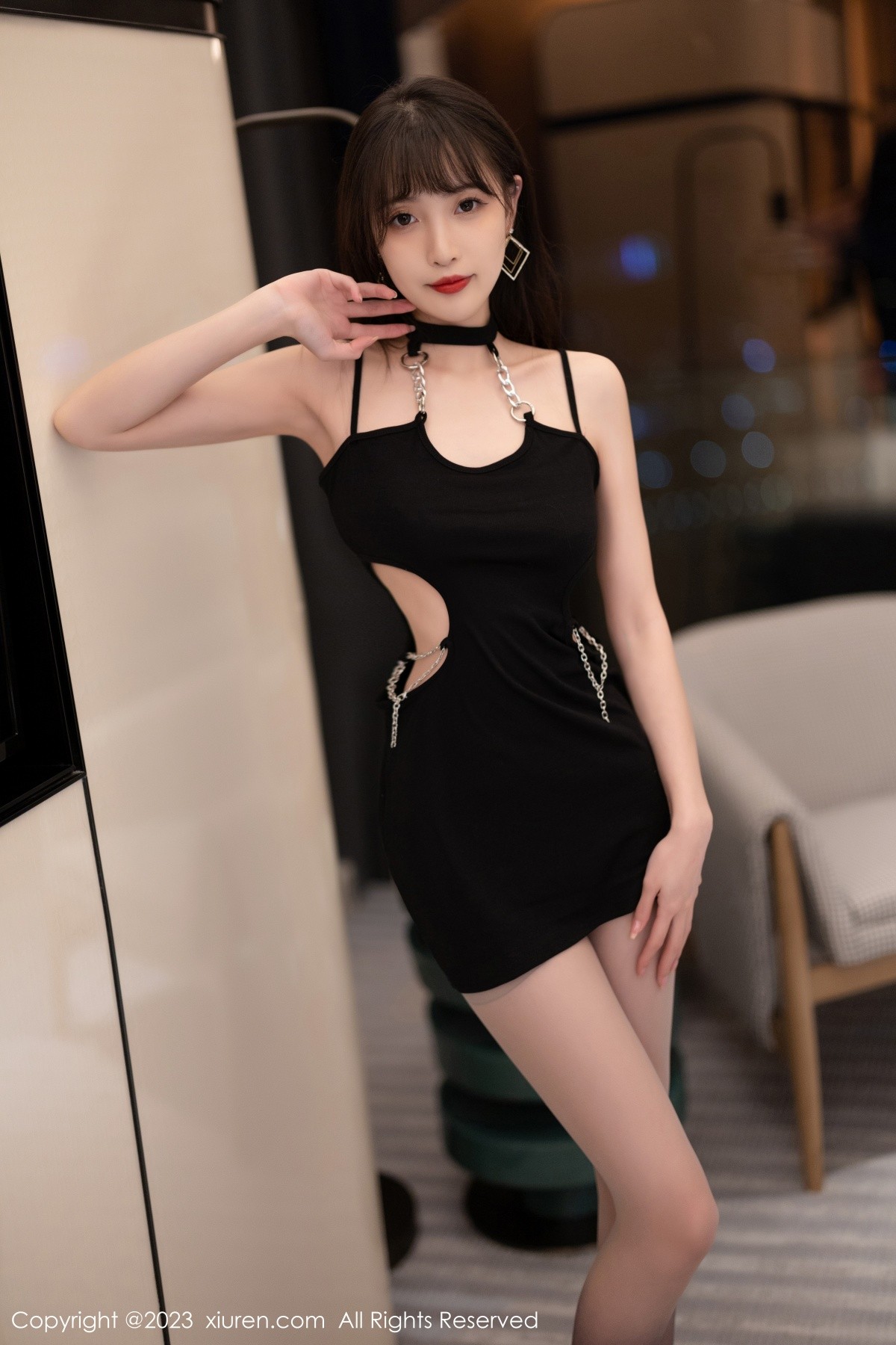 XiuRen第6565期_模特林星阑性感黑色连身短裙配渐变色灰丝秀曼妙身姿诱惑写真81PXiuren秀人写真高清美女套图写真下载-看套图看套图