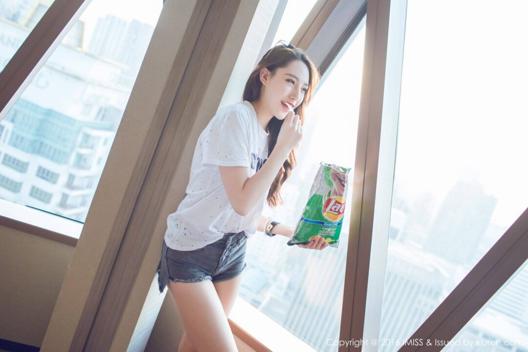 极品长腿美女@刘奕宁Lynn [爱蜜社IMiss] Vol.080Xiuren秀人写真高清美女套图写真下载-看套图看套图