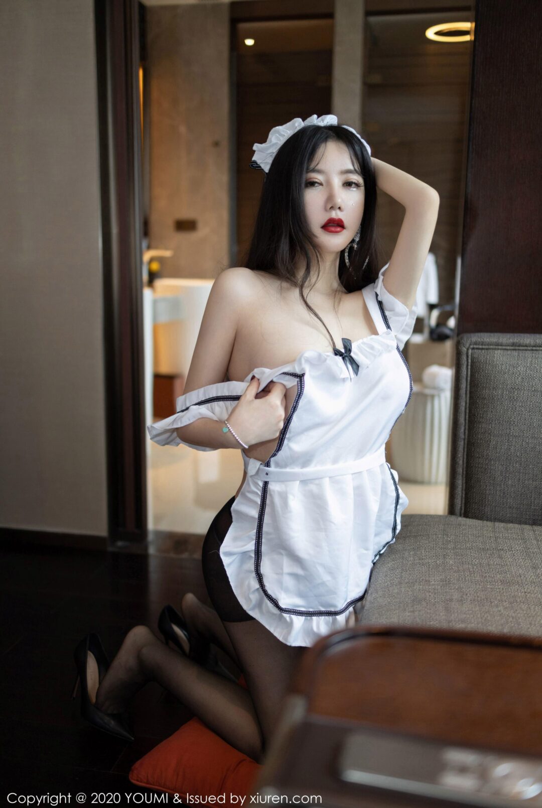 [YOUMI尤蜜荟] VOL.440 李妍曦Xiuren秀人写真高清美女套图写真下载-看套图看套图