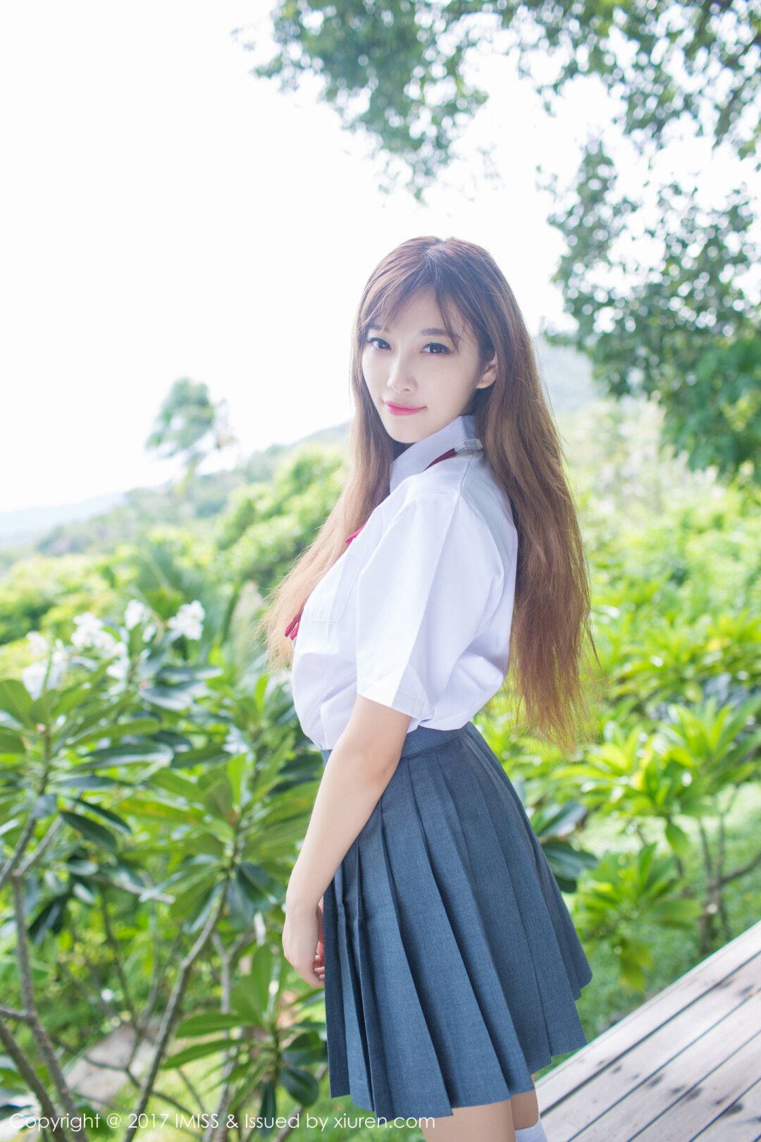 杨晨晨sugar《室外校服系列》 [爱蜜社IMiss] VOL.195Xiuren秀人写真高清美女套图写真下载-看套图看套图