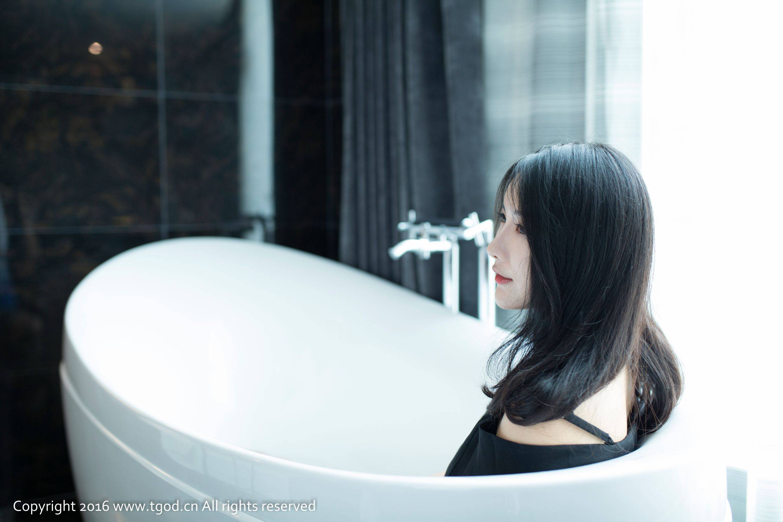 莓ya《难以抗拒的魅惑女神》 [推女神TGOD]Xiuren秀人写真高清美女套图写真下载-看套图看套图