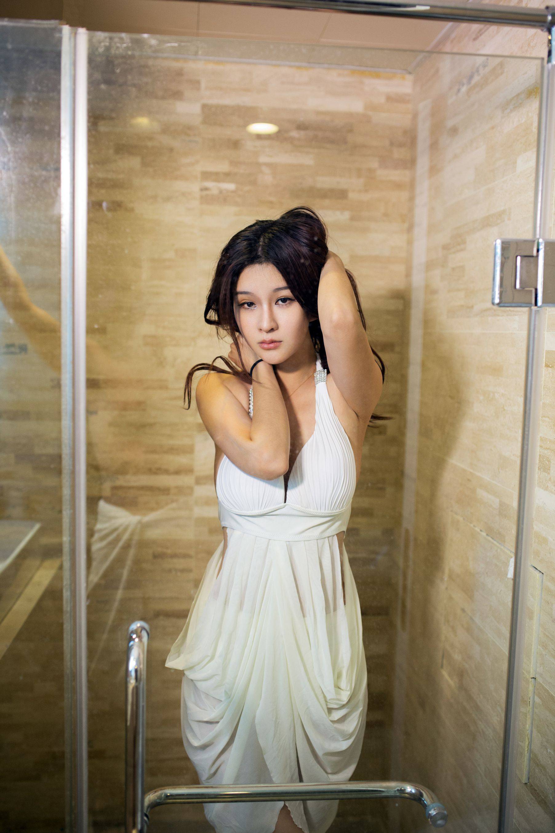 纯小希《精致窈窕，灵秀可人》 [推女郎TuiGirl] No.016Xiuren秀人写真高清美女套图写真下载-看套图看套图