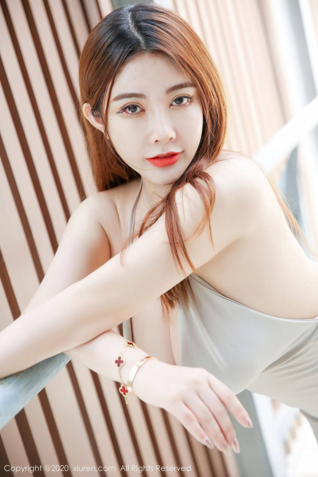 [秀人XiuRen] No.2593 软软RoroXiuren秀人写真高清美女套图写真下载-看套图看套图