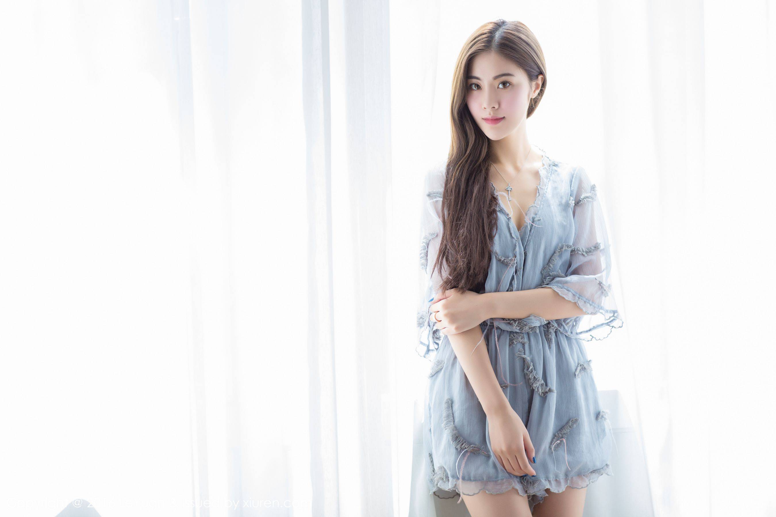 菲儿《柔柔阳光沐浴下的女神》 [星乐园LeYuan] Vol.018Xiuren秀人写真高清美女套图写真下载-看套图看套图