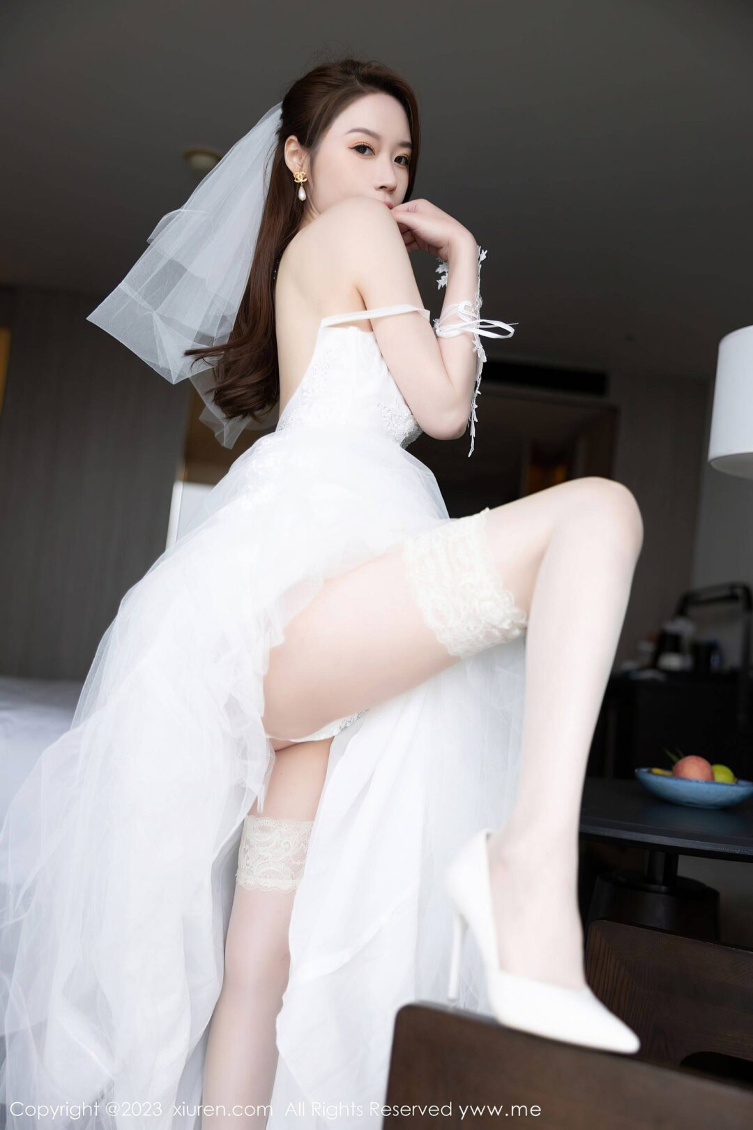 [XiuRen秀人网] No.6120 梦心玥 婚纱服美腿Xiuren秀人写真高清美女套图写真下载-看套图看套图