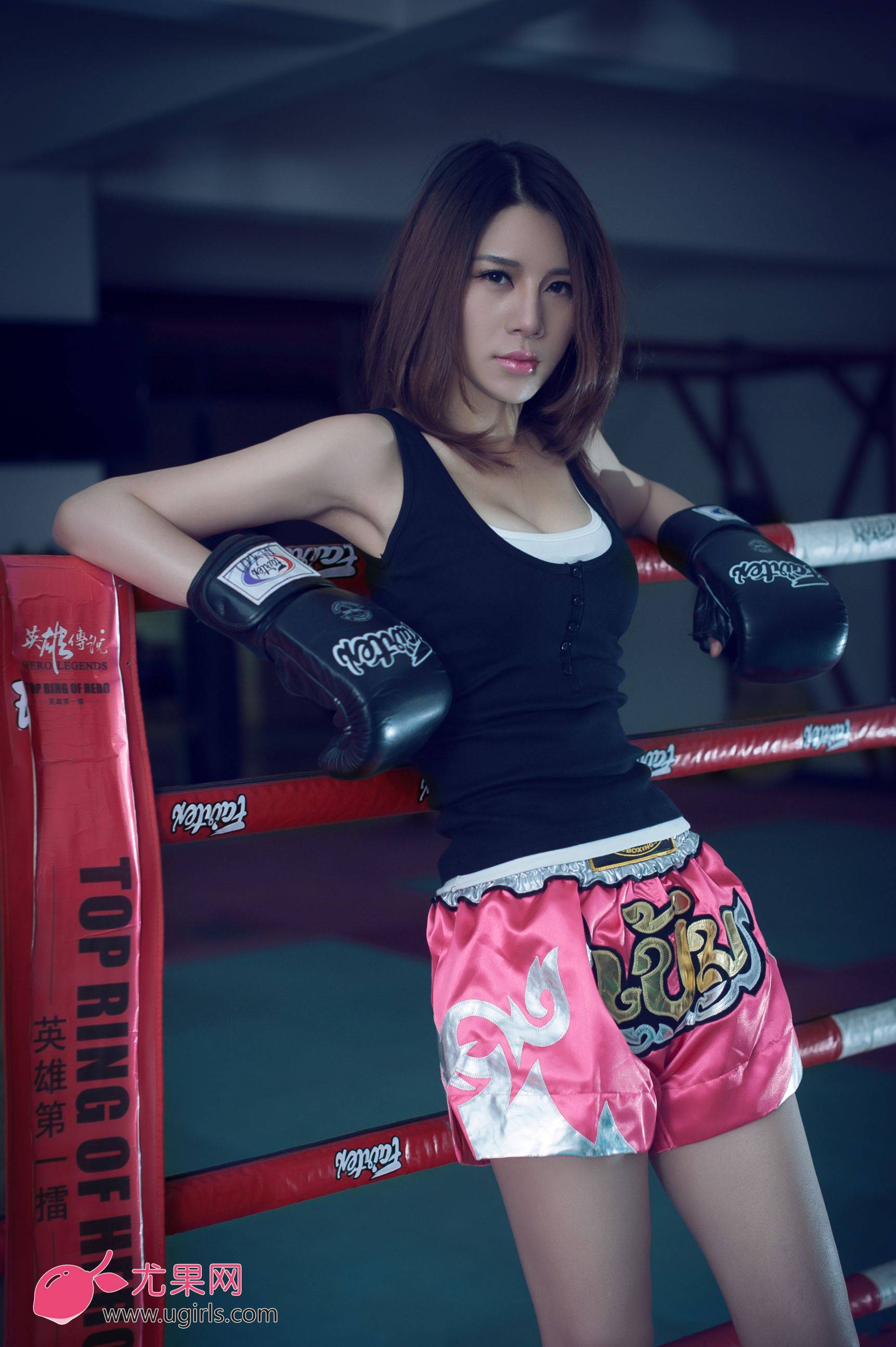 [尤果网Ugirls] E013 杜乔 IIXiuren秀人写真高清美女套图写真下载-看套图看套图