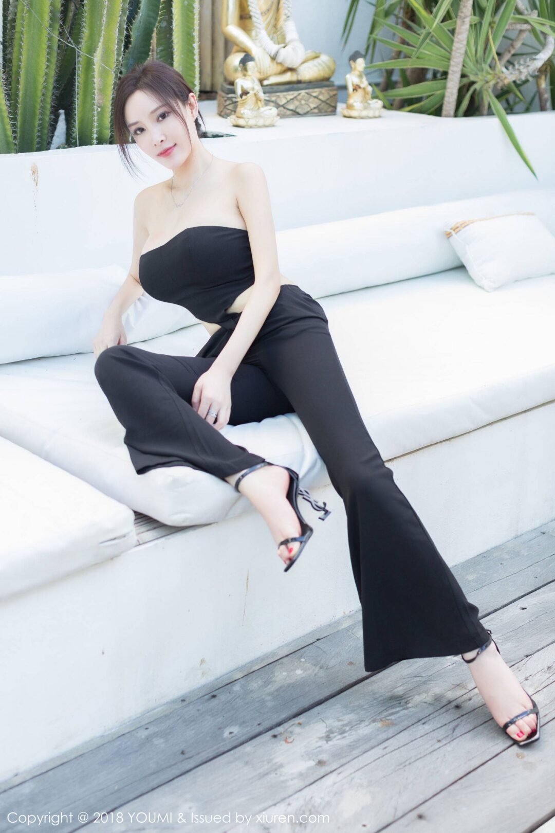 [尤蜜荟YouMi] Vol.204 奶瓶土肥圆Xiuren秀人写真高清美女套图写真下载-看套图看套图