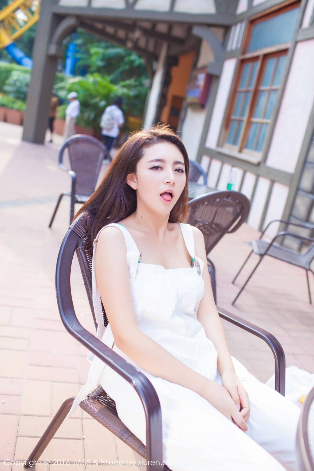 夏茉GIGI《2套服饰街拍》 [爱蜜社IMiss] Vol.066Xiuren秀人写真高清美女套图写真下载-看套图看套图