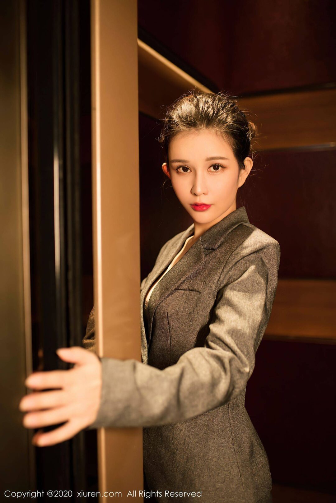 [秀人XiuRen] No.2896 张雨萌Xiuren秀人写真高清美女套图写真下载-看套图看套图