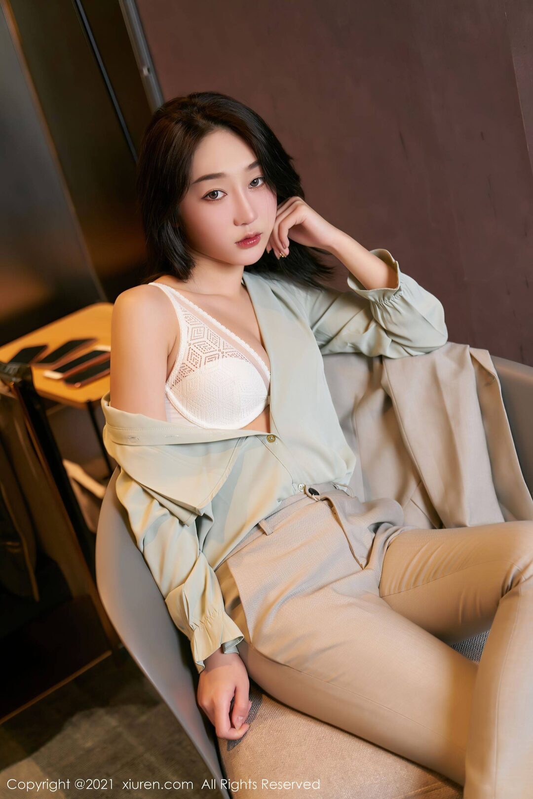 [秀人XIUREN] No.3009 九月生_Xiuren秀人写真高清美女套图写真下载-看套图看套图