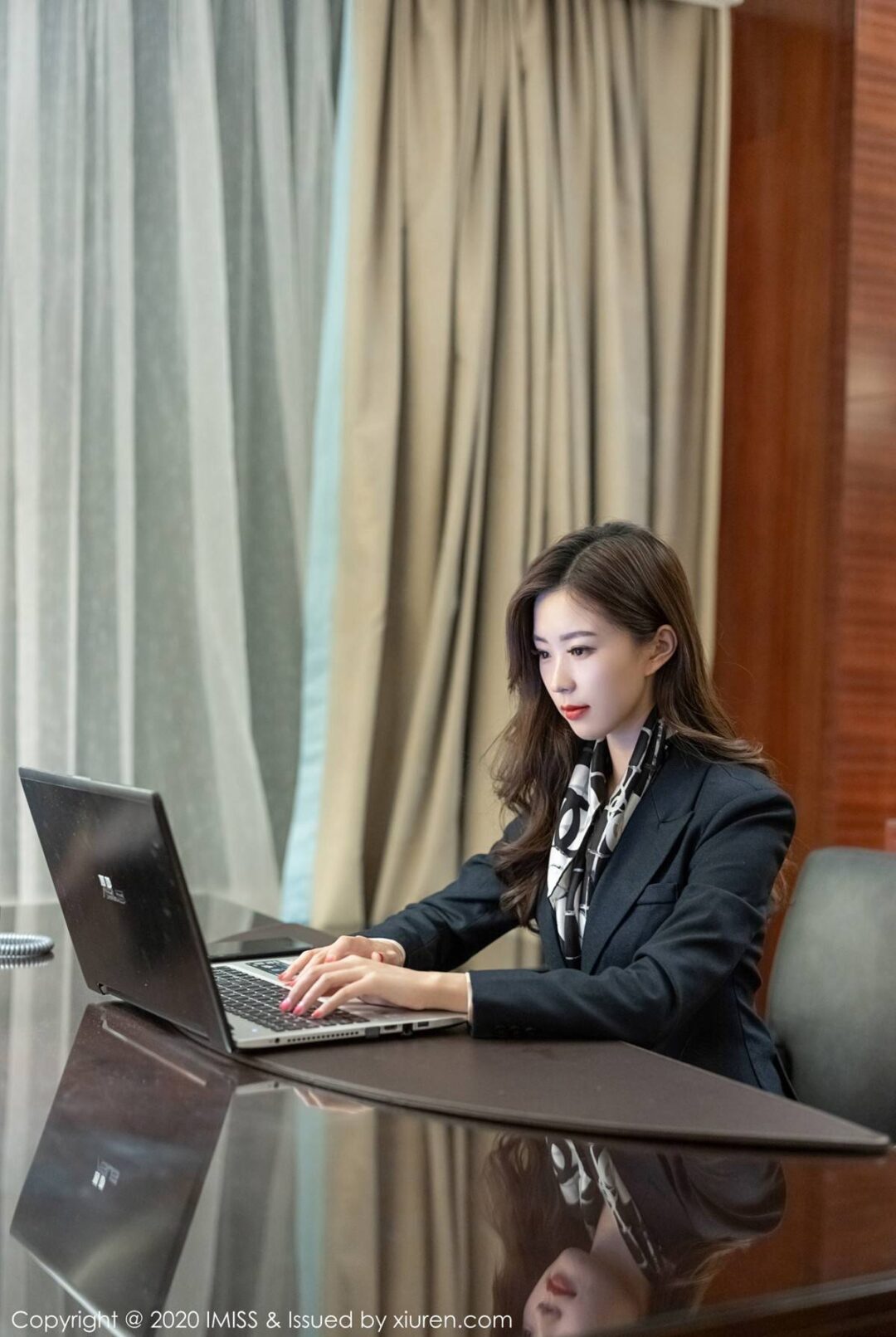 [IMISS爱蜜社] VOL.444 杨紫嫣CynthiaXiuren秀人写真高清美女套图写真下载-看套图看套图
