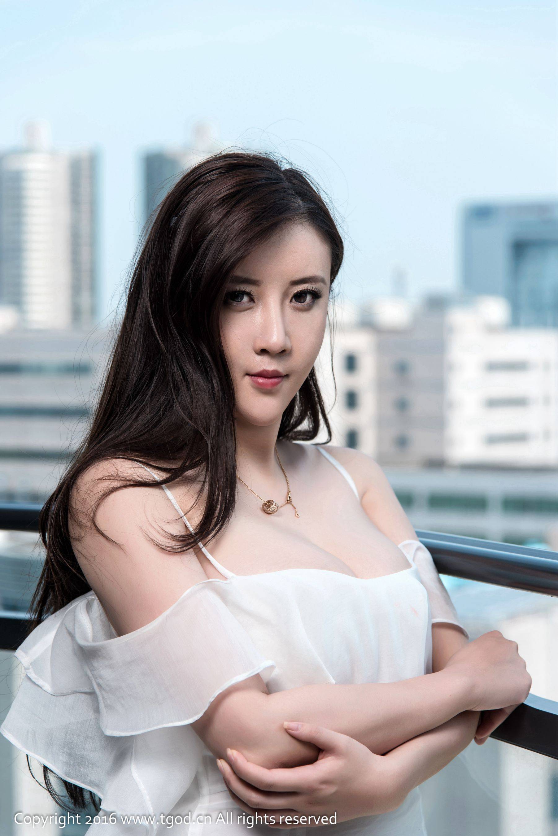 王婉悠《玉女巨乳的容颜 都市迷情》 [推女神TGOD]Xiuren秀人写真高清美女套图写真下载-看套图看套图