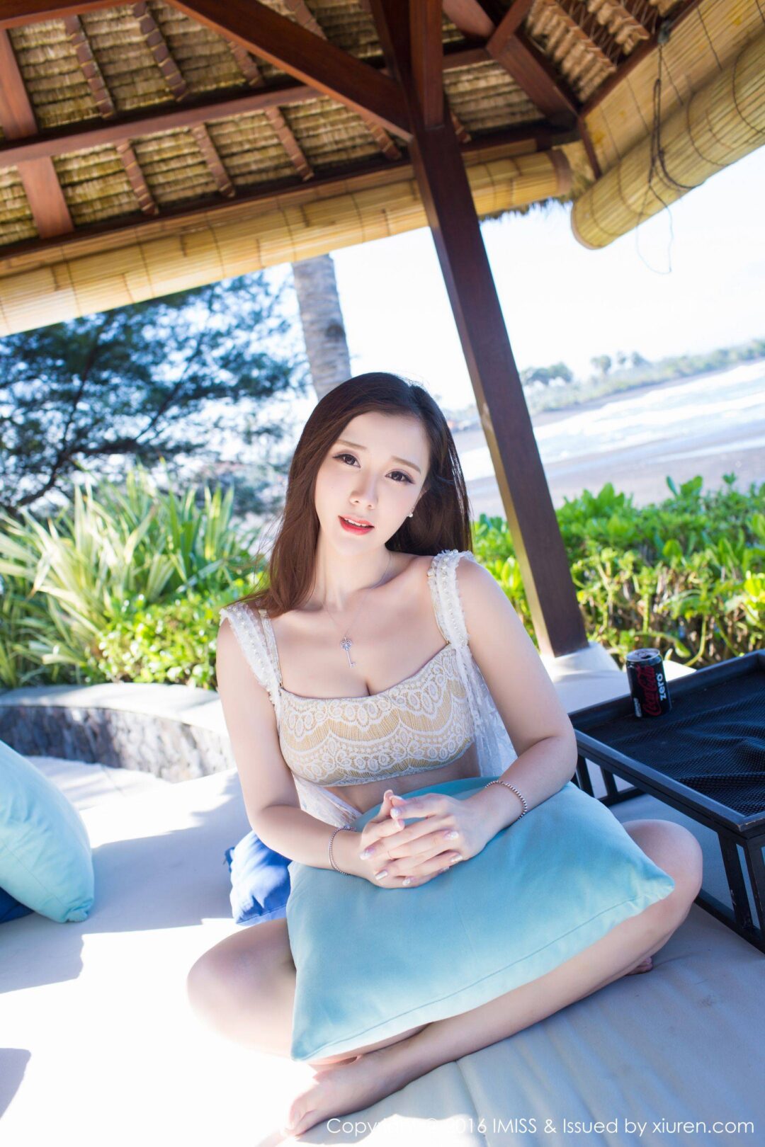 气质女神@淼淼萌萌哒《巴厘岛旅拍》 [爱蜜社IMiss] Vol.102Xiuren秀人写真高清美女套图写真下载-看套图看套图