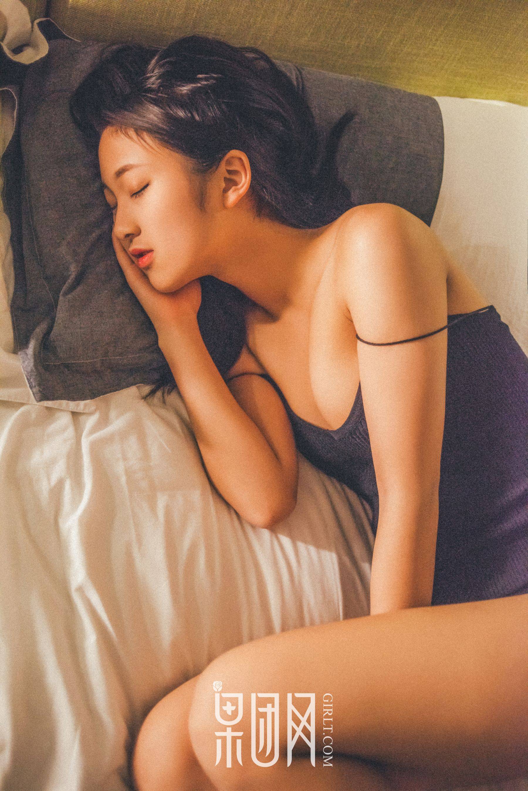 肉肉/刘一晃儿《性感撩人主播》 [果团Girlt] No.128Xiuren秀人写真高清美女套图写真下载-看套图看套图